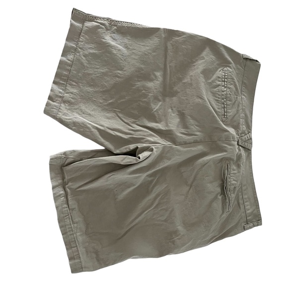 Dockers Mid Rise Curvy Shorts Beige Size 14 - Picture 7 of 8